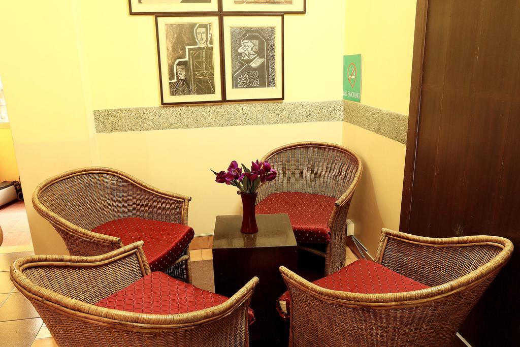 Hotel Oyo 2967 Bella Vista à Calcutta Extérieur photo